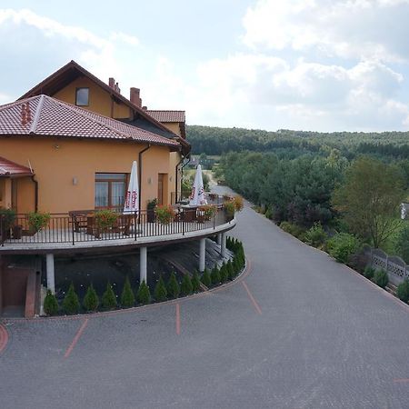 Hotel & Restauracja Okraglak Хенціни Екстер'єр фото